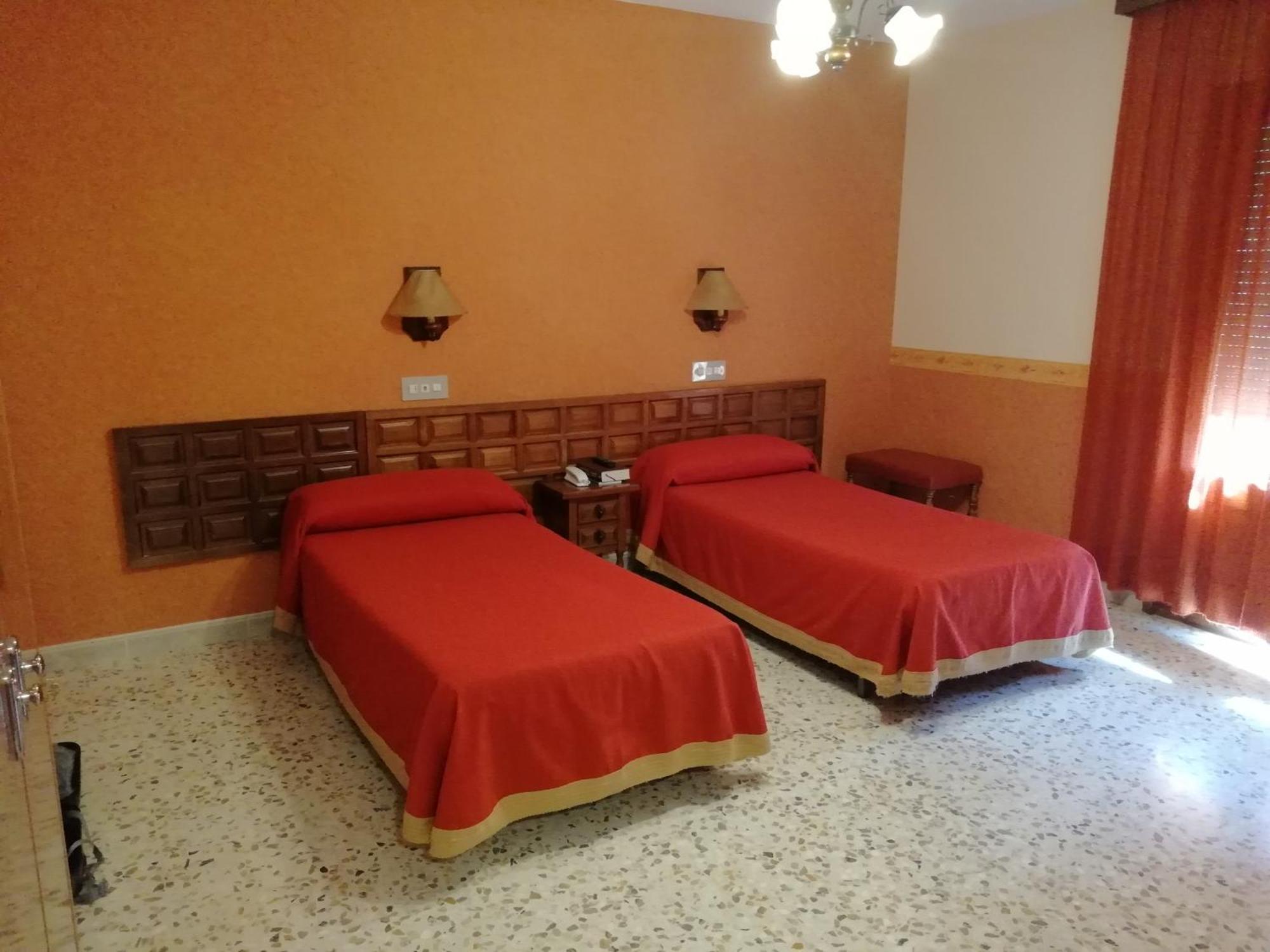 ברוטו Hotel Latre מראה חיצוני תמונה