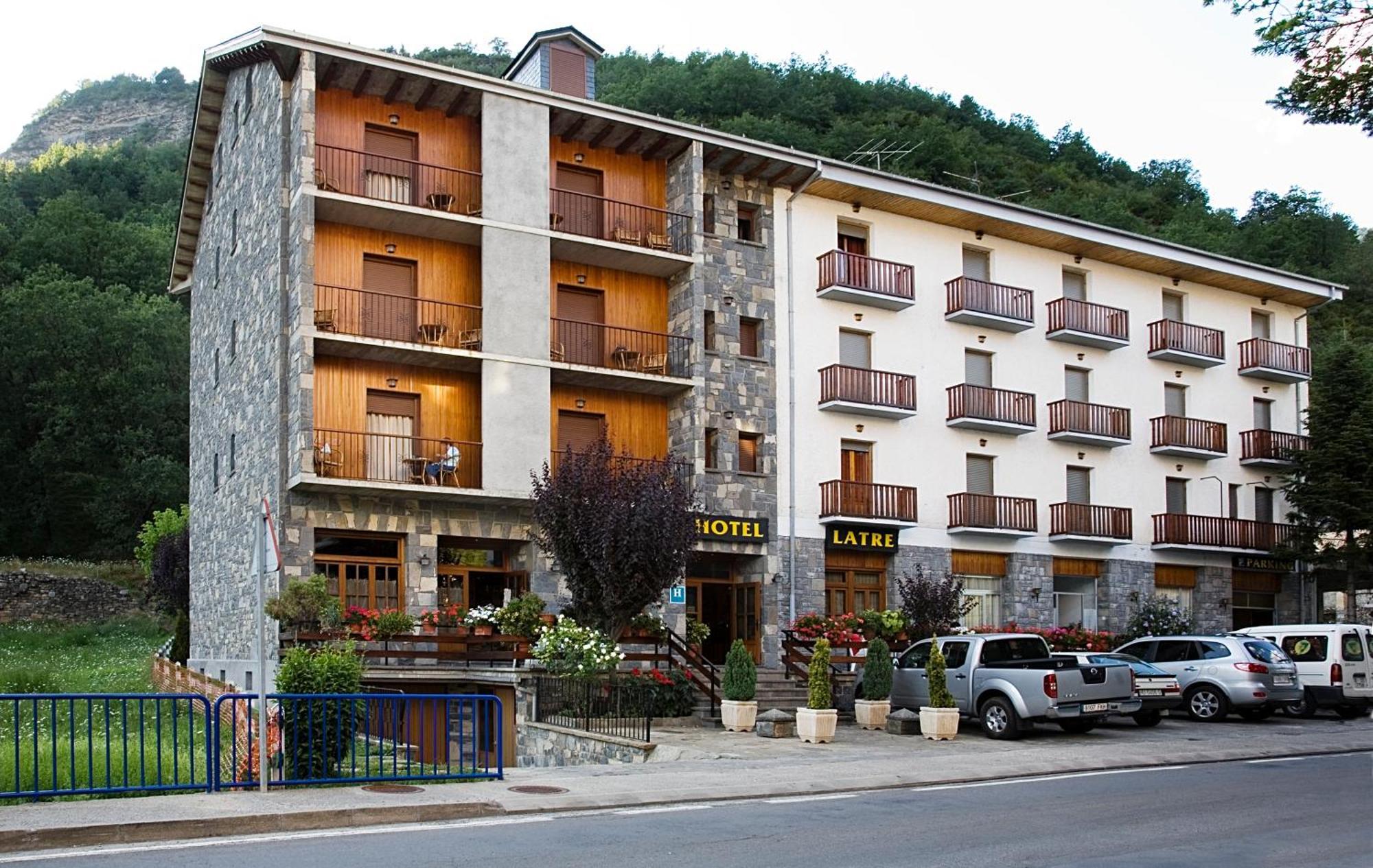 ברוטו Hotel Latre מראה חיצוני תמונה